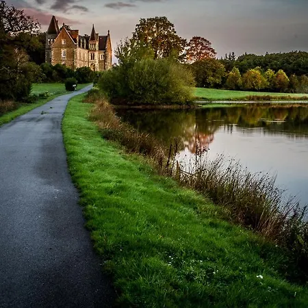 Chateau Du Deffay Couette-café 3*