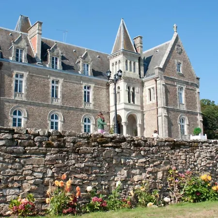 Chateau Du Deffay Couette-café