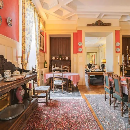 Couette-café Chateau Du Deffay 3*